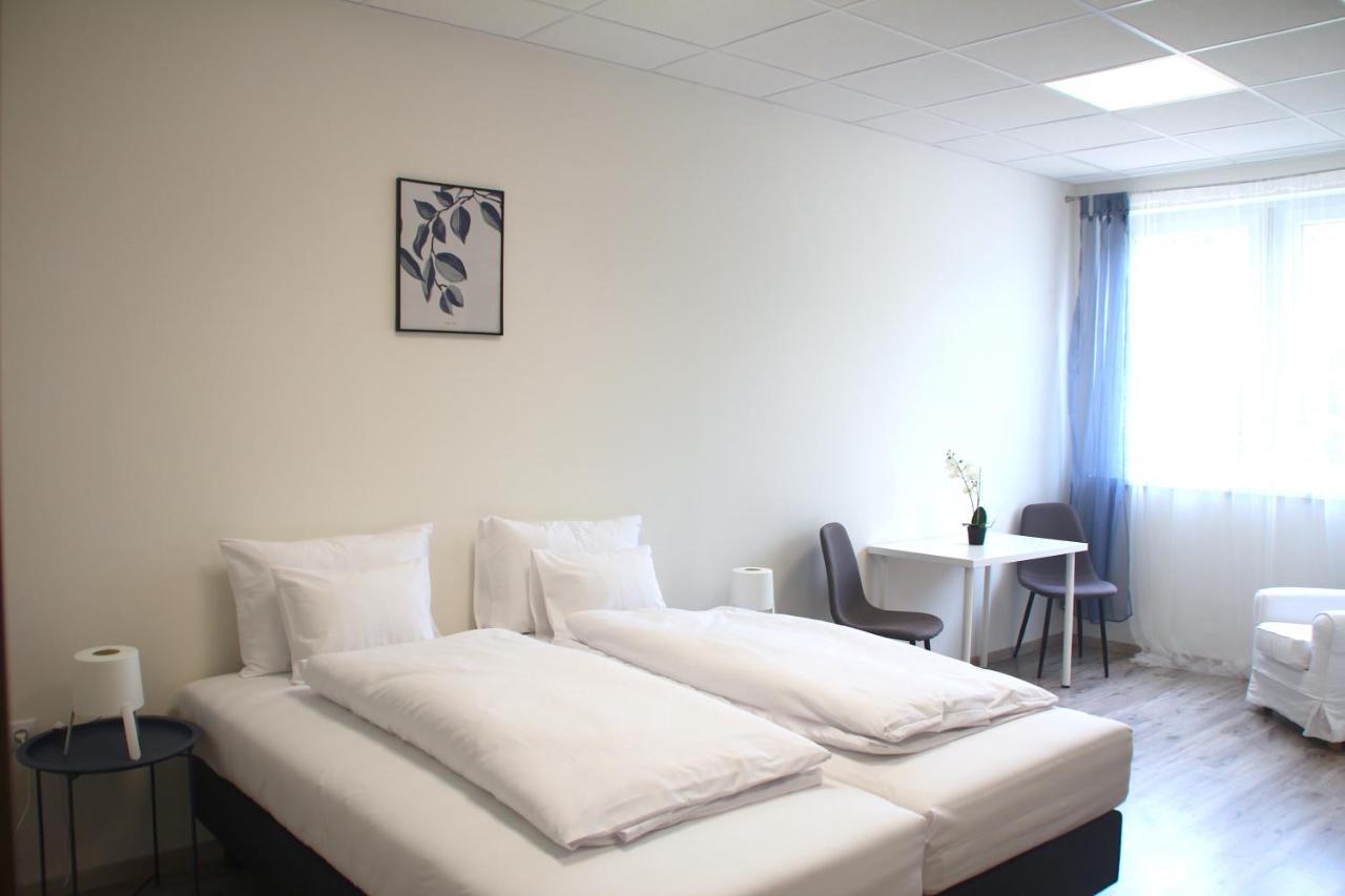 Vecsesi Rendezvenykoezpont Es Panzio Bed and Breakfast Εξωτερικό φωτογραφία