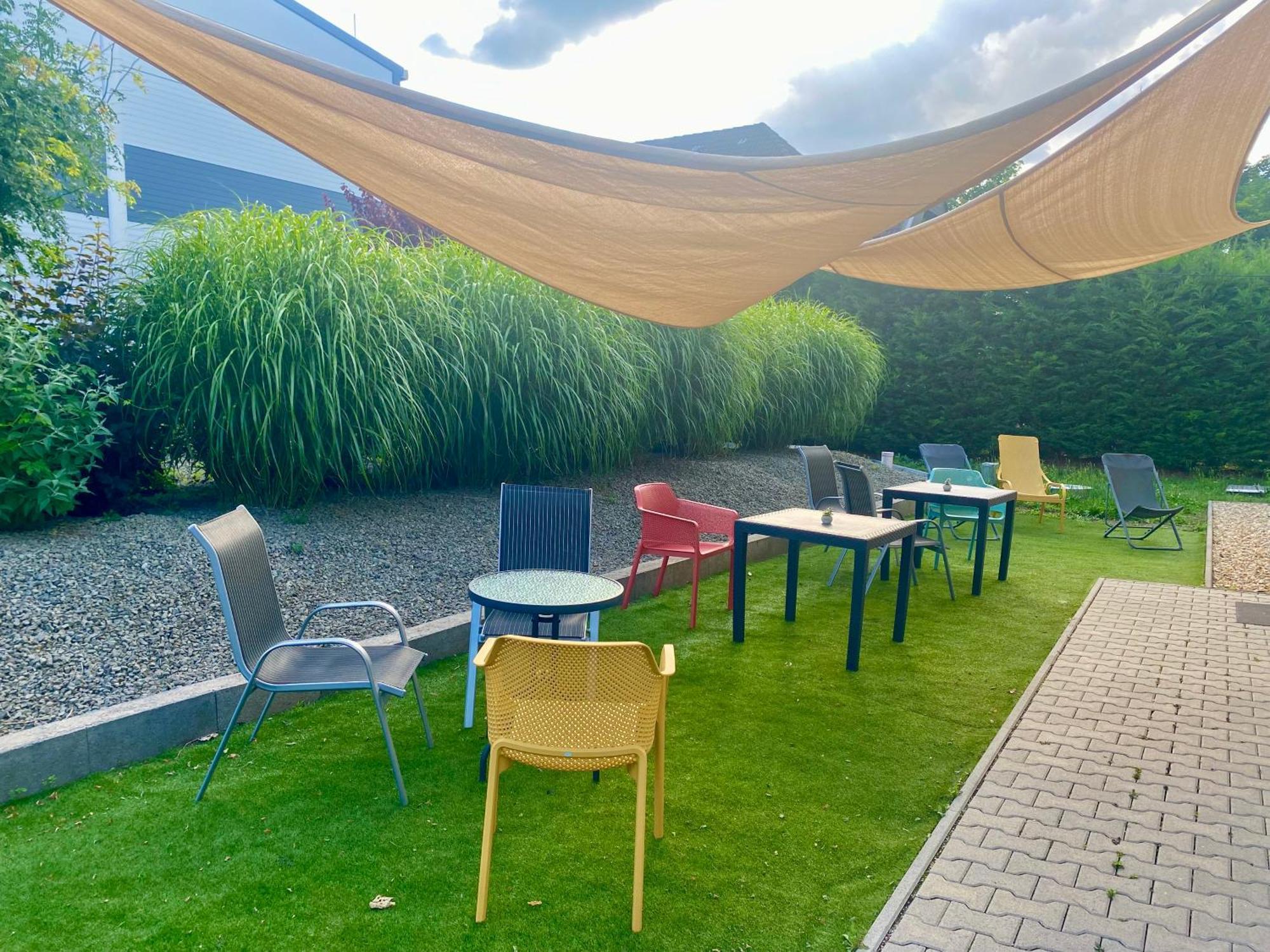 Vecsesi Rendezvenykoezpont Es Panzio Bed and Breakfast Εξωτερικό φωτογραφία