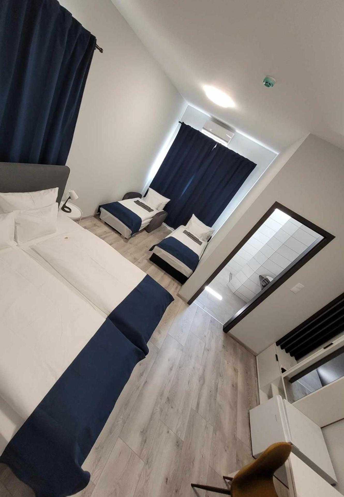 Vecsesi Rendezvenykoezpont Es Panzio Bed and Breakfast Εξωτερικό φωτογραφία