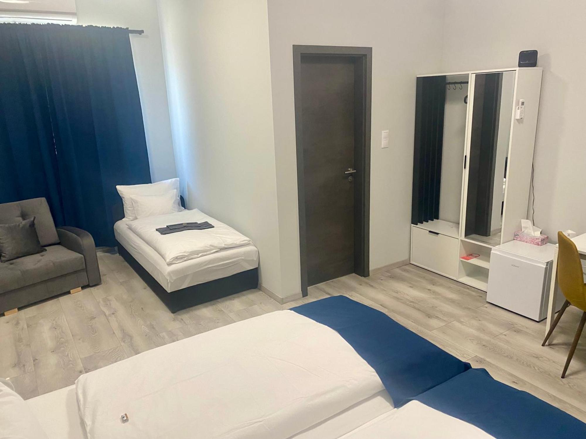 Vecsesi Rendezvenykoezpont Es Panzio Bed and Breakfast Εξωτερικό φωτογραφία