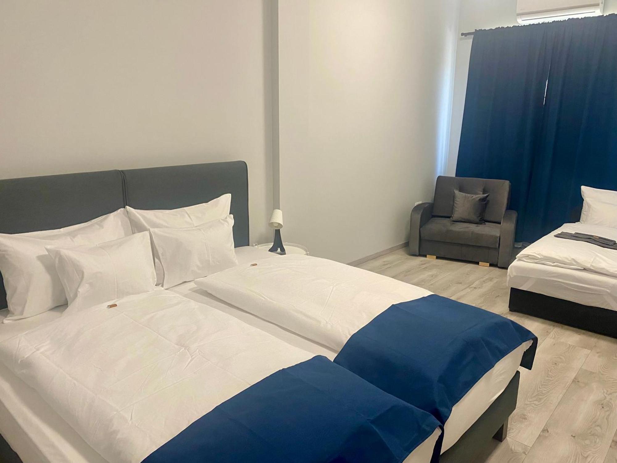 Vecsesi Rendezvenykoezpont Es Panzio Bed and Breakfast Εξωτερικό φωτογραφία